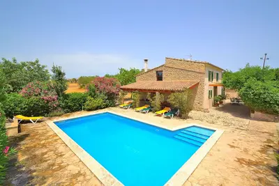 Can Blanc 018 maison de campagne rustique avec piscine privée, climatisation, terrasse et barbecue