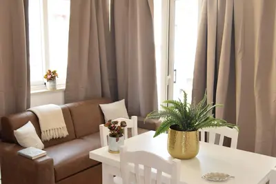 Image de Appartement ensoleillé, climatisé et avec une grande terrasse à quelques pas de la mer