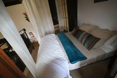 Image de Appartement luxueux de style industriel, tout confort, entièrement équipé.