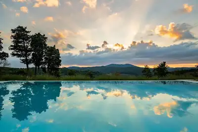 Image de Villa historique (construite en 1796) - entourée par les belles collines florentines