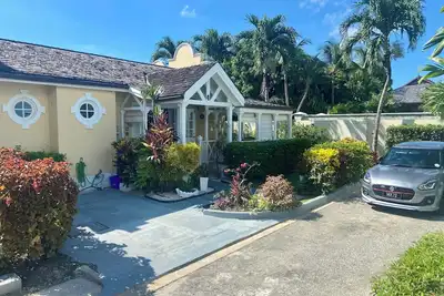 Image de Luxury Spacious Villa 4 min from the beach, private garden & pool Approved Villa