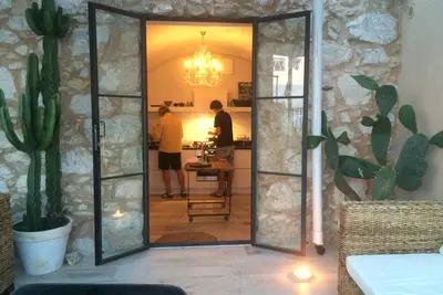 Image de Maison Ă Grimaldi. Vue spectaculaire sur la CĂ´te d'Azur avec terrasse sur le toit!