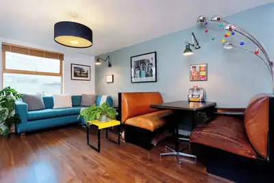 Image de Appartement insolite de 2 chambres à proximité de Shoreditch et Soho, vue sur le Shard (Veeve)