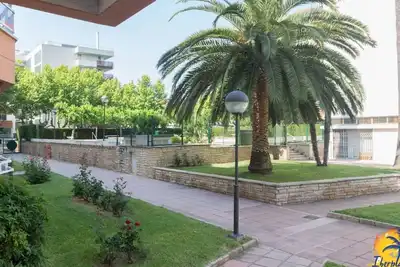 Appartement avec piscine commune près de la zone touristique de Salou.