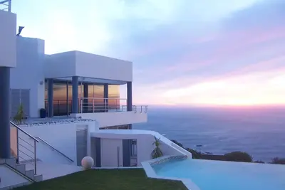 Image de Position, vue imprenable à 360 °, piscine, jacuzzi, salle de jeux - expérience ultime