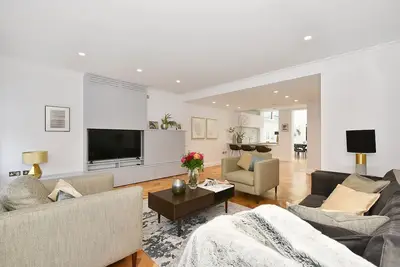 Image de Énorme nouveau Mayfair climatisé 3 lits 3. 5 salles de bain 10 millions £ WiFi gratuit