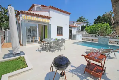 Image de 0042-Flamicell Maison au canal avec piscine