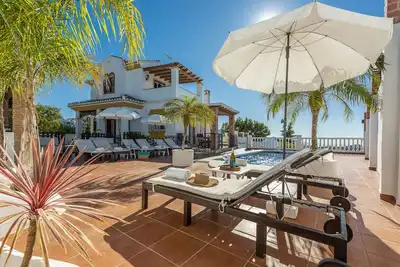 Image de Fantastique villa avec vue sur la mer, à quelques km de la plage