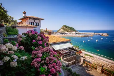 Image de Magnifique Villa Avec Jardin En Face De La Mer, Wifi Gratuit, Bibliotheque, Cheminee.