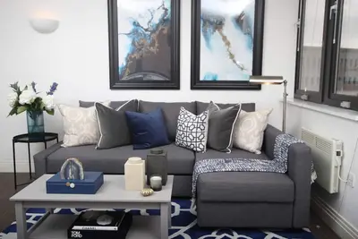 Image de Élégant, superbe 2 lit plat Plus! Parking gratuit