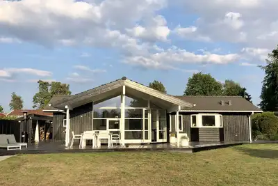 Image de Villa moderne et conviviale près de l'eau et de la ville