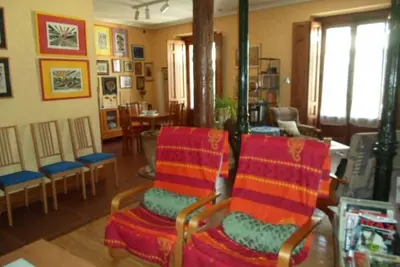 Image de Un Grand Appartement Au Centre. Équipé
