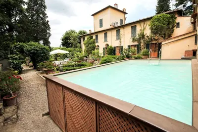 Image de Luxury 17th century villa, 6Kms from acient walls of downtown Florence!