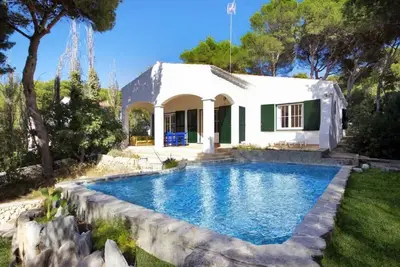 Image de Chalet de Charme - piscine privée, WiFi gratuit, Ac gratuit
