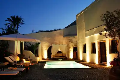 Célèbre villa de Santorin avec piscine privée, transfert en voiture et privé
