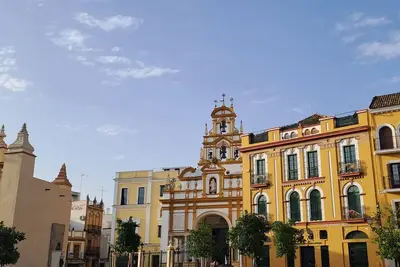 Image de first floor in modern building Close Macarena Church