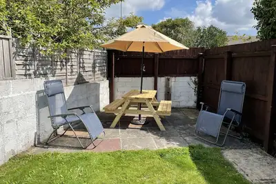 Image de Bungalow familial dans un endroit calme et rural près de la mer