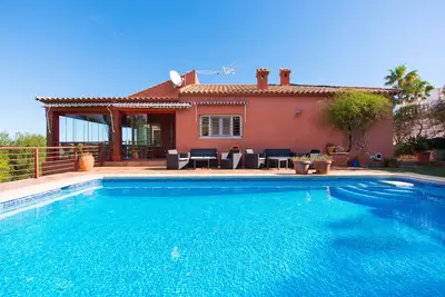 Image de Villa luxueuse et climatisée avec piscine privée et vue mer panoramique