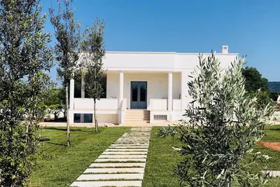Image de Villa dans les Pouilles avec vue sur la mer dans la campagne incroyable