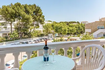 Image de Fantastique appartement La Cabanya 3a avec piscine commune, terrasse et WiFi