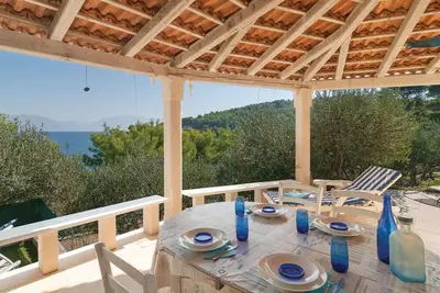 Image de Superbe maison de 2 chambres à Postira