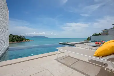 Image de Beach Villa 'Bayside # 18' - Vues panoramiques sur la mer et la plage et près de l'accès à la plage