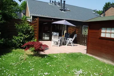 Image de Maison d'angle calme avec verdure, proche de la plage, WiFi gratuit,