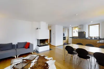 Image de Appartement de 4 1/2 pièces au 1er étage d'environ 110m2, entrée avec vestiaire,