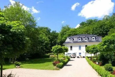 Image de Maison blanche au Kurpark, Fewo Waldblick