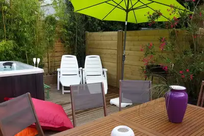 Image de Belle maison de charme 3* spa privé terrasse mer plage commerces centre village