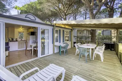 Image de Frejus, Bungalow de 34m2, 3 chambres, 6pers, 2 sdb, climatisé, terrasse 37m2