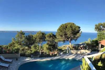 Image de Villa 14 adultes/6 chambres/4 Sdb, piscine privée, vue pano sur les îles