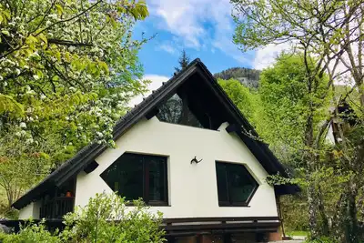 Image de Chalet dans un magnifique paysage de montagne au milieu du parc national du Triglav