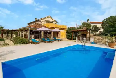 Image de Maison confortable à Kras avec WiFi