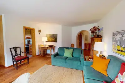 Image de Appartement de 4 pièces au premier étage, d'environ 140 m2, situé dans une posit