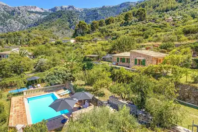 Image de Dans la montagne avec piscine - Villa Sa Teulera SĂłller