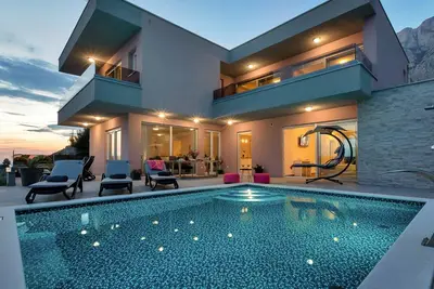 Image de Top équipement! Maison de vacances avec piscine chauffée avec vue sur la mer,