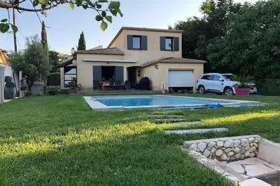Image de La Maison parfaite climatisée et avec piscine pour les Vacances en famille.