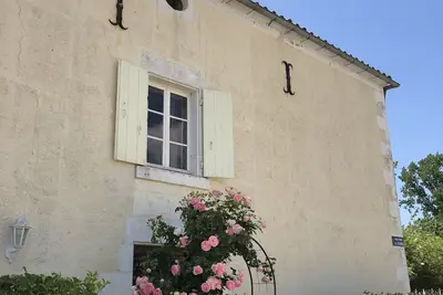 Maison de caractère dans le Marais Poitevin à 35 km de La Rochelle