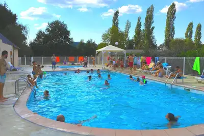 Image de Espalion, agréable logement 5 personnes, piscine chauffée, idéal en famille