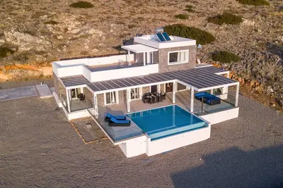 Image de Villa Sophia - Nouvelle villa de luxe, vue imprenable, entièrement meublée, 9 couchages