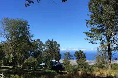 Image de Pole House On Wooded Estate with Fabulous Coastline And Mountain Views