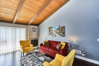 Image de Condo Southcenter dans un excellent emplacement! ~ À quelques minutes de Seattle et de SeaTac