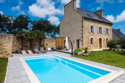 Image de Magnifique villa 4* rénovée avec sa piscine chauffée. Idéal pour les familles!