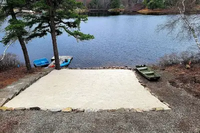 Image de Belle Lakefront w plage privée / bain à remous / bateaux / foyer