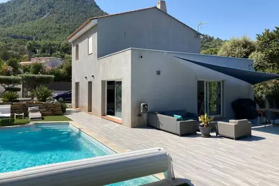 Image de Contemporary house, large swimming pool, quiet, family-oriented, 15 minutes from the sea