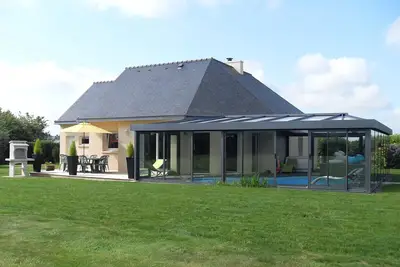 Image de Bretagne, Maison avec piscine et spa privatifs,
