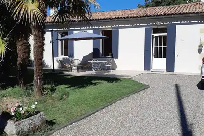 Image de Bastida, Maison girondine - Classée 3  ***, un endroit convivial  et relaxe.