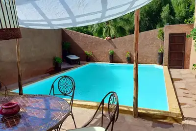 Image de Maison traditionnelle de charme tout confort avec piscine sans vis-Ă -vis.