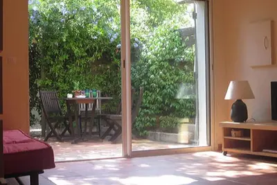 Image de Maisonnette T2, entre Six Fours et Sanary, entre mer et foret